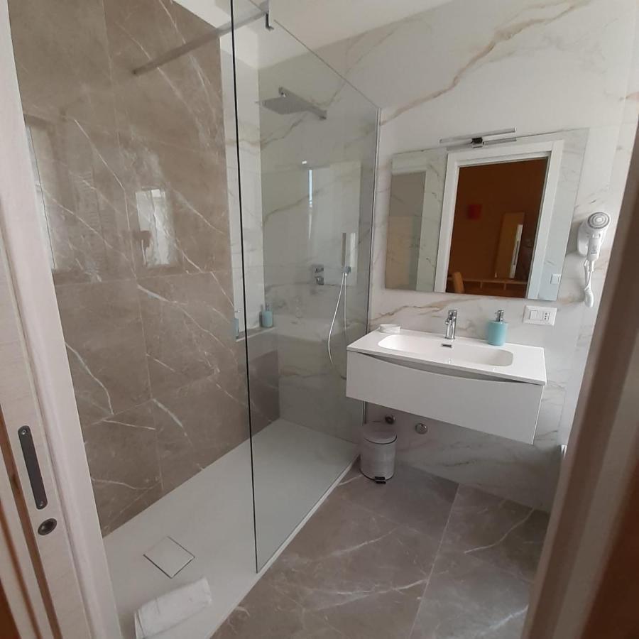 Sweet Suite Margherita B&B Маргерита-ди-Савойя Экстерьер фото