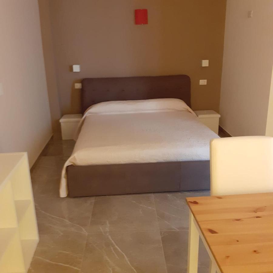 Sweet Suite Margherita B&B Маргерита-ди-Савойя Экстерьер фото