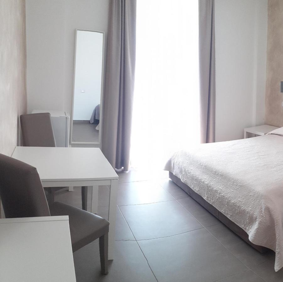 Sweet Suite Margherita B&B Маргерита-ди-Савойя Экстерьер фото