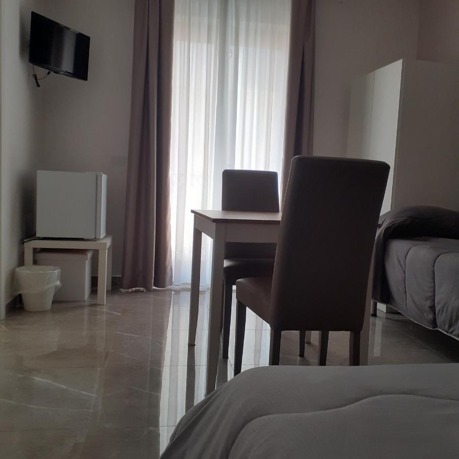 Sweet Suite Margherita B&B Маргерита-ди-Савойя Экстерьер фото