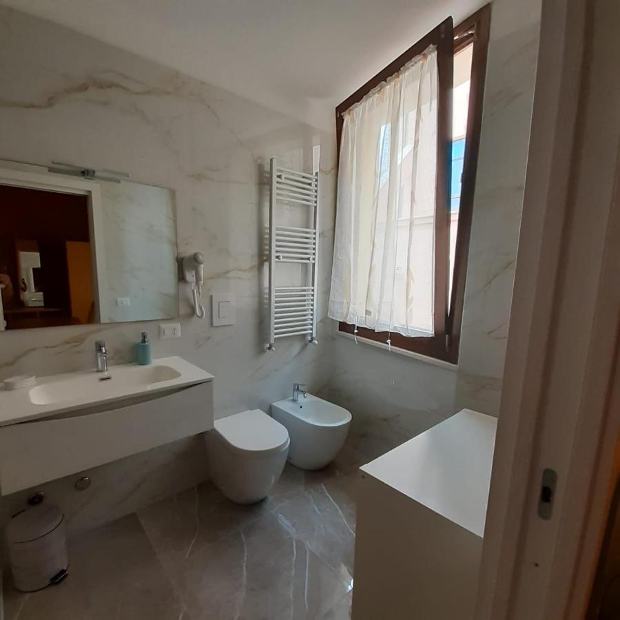 Sweet Suite Margherita B&B Маргерита-ди-Савойя Экстерьер фото